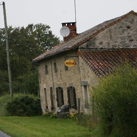 Chez Gondat Chambre D'Hotes Saint-Martial-sur-Isop Exterior foto
